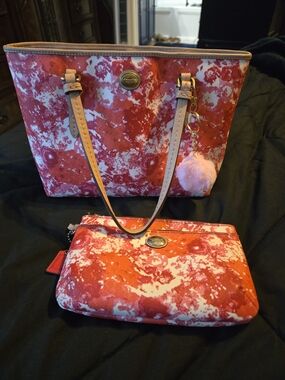 Coach Small Peyton Floral Print Tote (Style F52086 With Matching Wristlet